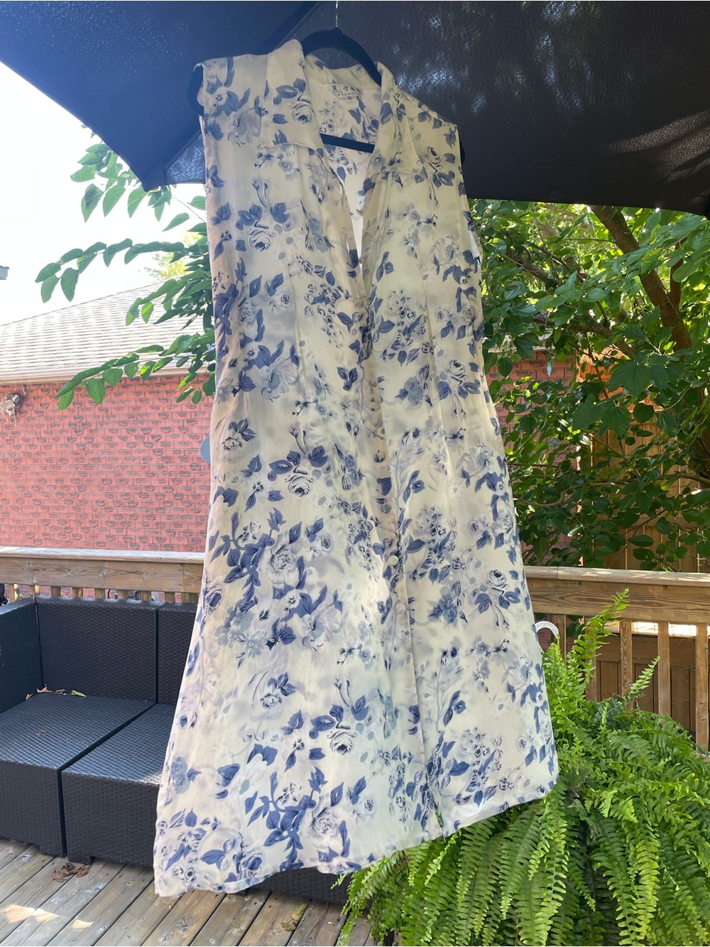 100% silk. Vintage. Cream & Blue. Covered buttons. Semi sheer, light & airy. M/L